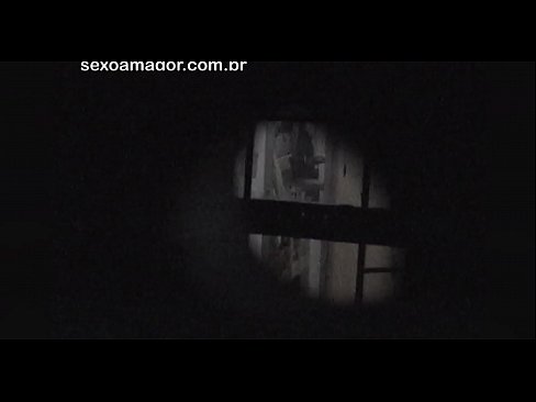 ❤️ Blondie word in die geheim video-opgeneem deur 'n buurtvoyeur wat agter hol bakstene versteek is ️❌ Russiese pornografie by ons af.pornohdmega.ru ❌