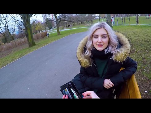 ❤️ Sluk 'n vreemdeling se warm kom vir geld - blowjob in the park deur Eva Elfie ️❌ Russiese pornografie by ons af.pornohdmega.ru ❌